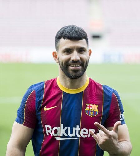 تقديم "كون" أغويرو , بالصور ... 44