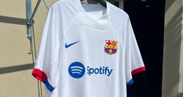 قمصان برشلونة