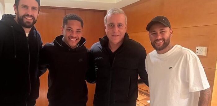 نيمار و كوري و فيتور روكي و جيرارد بيكيه
