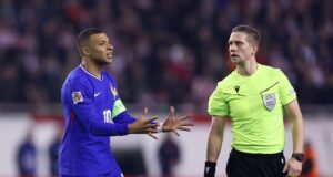 حكم نرويجي يقود قمة برشلونة في دوري الأبطال 2