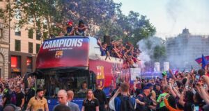 برشلونة تحتفل.. وسقطة أراوخو تسرق الأضواء 1