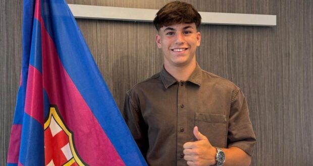 برشلونة يحتفظ بسلاحه السري في الدفاع