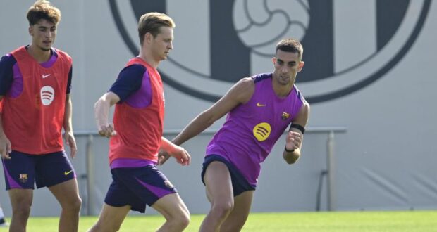 دي يونغ و فيران توريس في تدريبات برشلونة