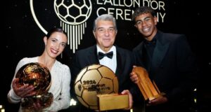 شارك خوان لابورتا هذه الصورة مع أيتانا ولامين يامال وجوائز الكرة الذهبية لعام 2024.