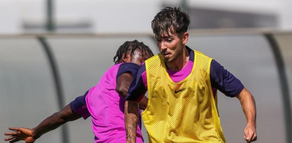 داني رودريغيز يلعب مع برشلونة أتلتيك ويستمر في إثارة اهتمام فرق الدوري الإسباني