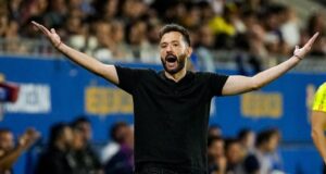 مباراة كرة قدم من بطولة EA Sports League على ملعب يوهان كرويف، نادي برشلونة، نادي فالنسيا، كوربيران