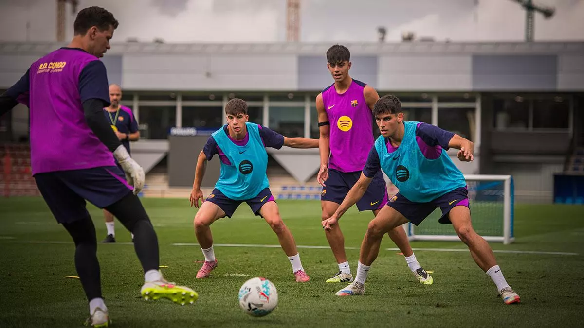 تدريبات برشلونة مع جيرارد مارتن و تشيزني