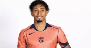 القميص الثالث الذي سيتمكن برشلونة من ارتدائه في مباراة نيوكاسل