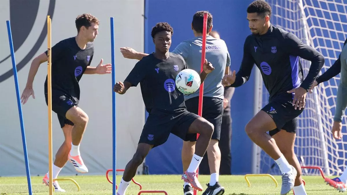 بابا كوروما. في المران قبل مباراة أوفييدو-برشلونة