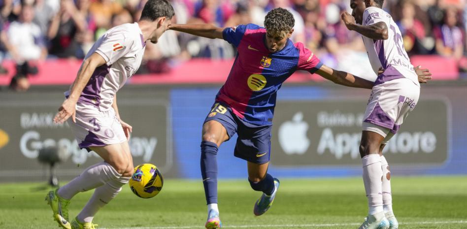 مهاجم برشلونة لامين يامال في مباراة أمام جيرونا
