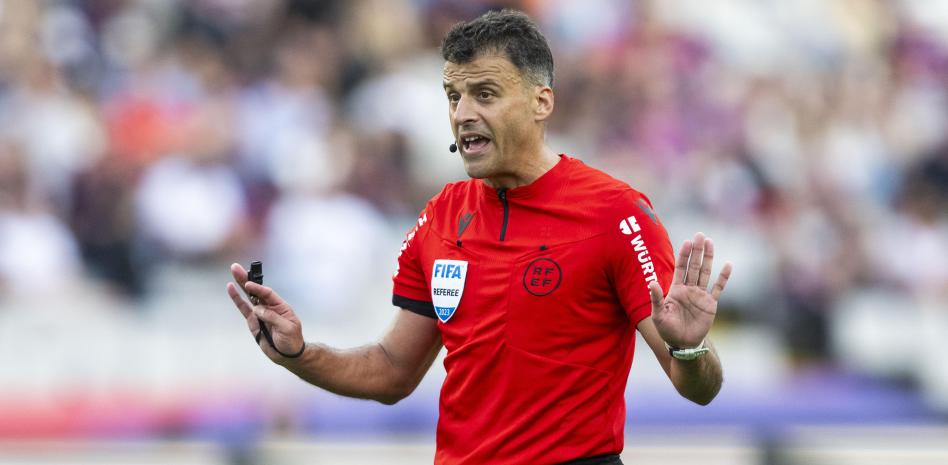 خيسوس جيل مانزانو، حكم ذو خبرة في الدوري الإسباني