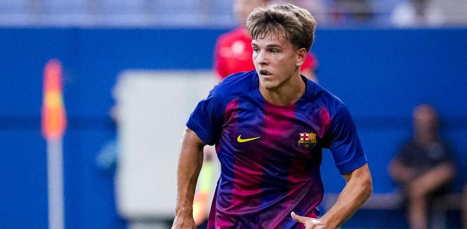 مباراة كرة قدم ودية بين برشلونة وأتلتيكو مدريد.