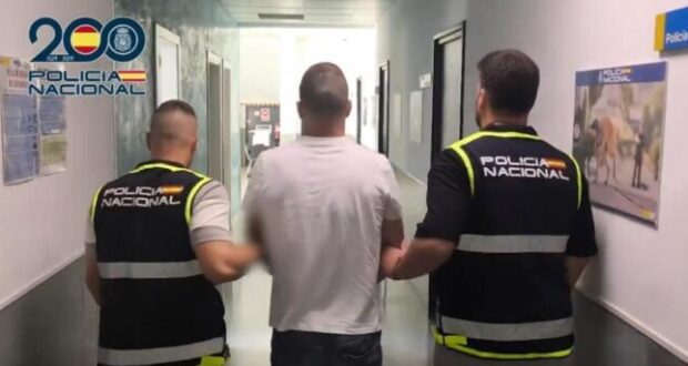 جماهير برشلونة رهن الإعتقال 1