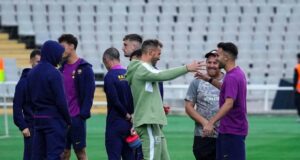 إريك غارسيا، لاعب أساسي ضد جيرونا، يحيي زملائه السابقين