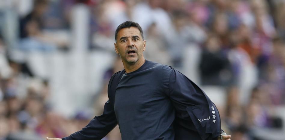 ميشيل يعاني خلال المباراة ضد برشلونة