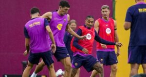 وانضم رافينيا إلى تدريبات الفريق، كما فعل فيران، في حين يواصل كريستنسن التعافي من التهاب المعدة والأمعاء.