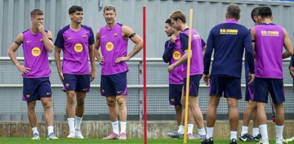 ليفاندوفسكي وأولمو، تعزيزات فاخرة لفليك ضد إلتشي