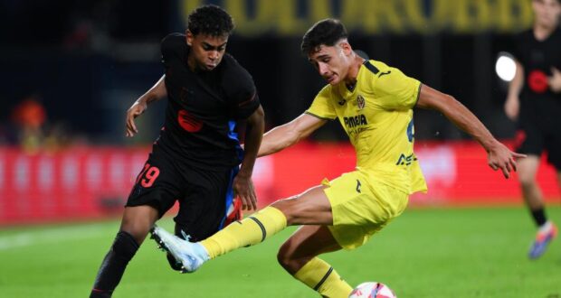 لامين يامال يسقط على يد سيرجي كاردونا في مباراة فياريال وبرشلونة في الدوري الإسباني 2024-25