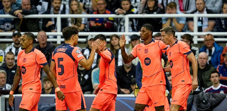 احتفال برشلونة بهدف راشفورد في مرمى نيوكاسل