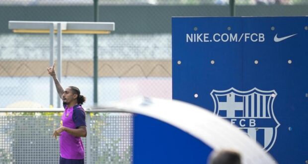 رافينيا يتدرب في المدينة الرياضية