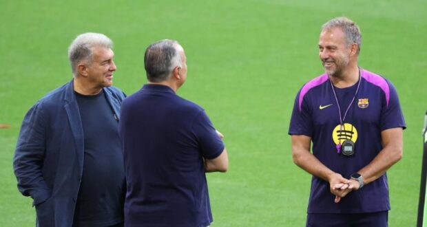 خوان لابورتا وهانسي فليك في جلسة تدريبية