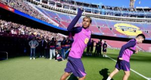 لامين يامال في الكامب نو