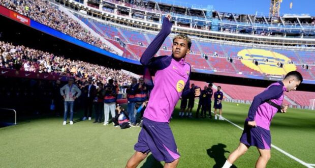 لامين يامال في الكامب نو