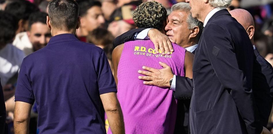 لابورتا و لامين يامال في تدريبا الكامب نو