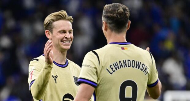 روبرت ليفاندوفسكي و فرينكي دي يونغ