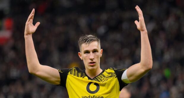 نيكو شلوتربيك في مباراة دورتموند