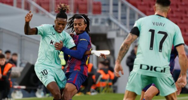 بدأ نيكو ويليامز على الجانب الأيسر لكنه تحول أيضًا وظهر على الجناح الأيمن