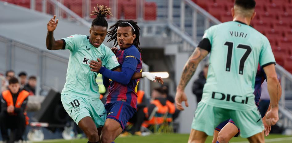 بدأ نيكو ويليامز على الجانب الأيسر لكنه تحول أيضًا وظهر على الجناح الأيمن