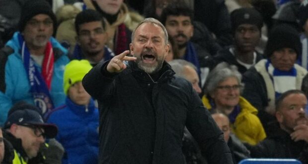 ورغم الخسارة 3-0 أمام تشيلسي، أراد هانسي فليك تقديم تحليل بناء.