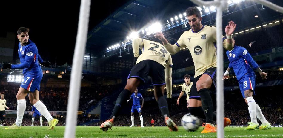 فيران توريس و كوندي , ورغم أنه قد لا يبدو كذلك، إلا أنه كان هدفًا لتشيلسي، 1-0