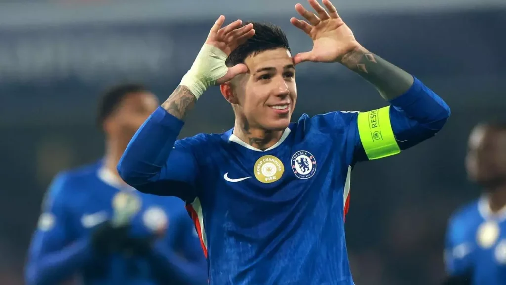 إنزو فرنانديز، نجم برشلونة