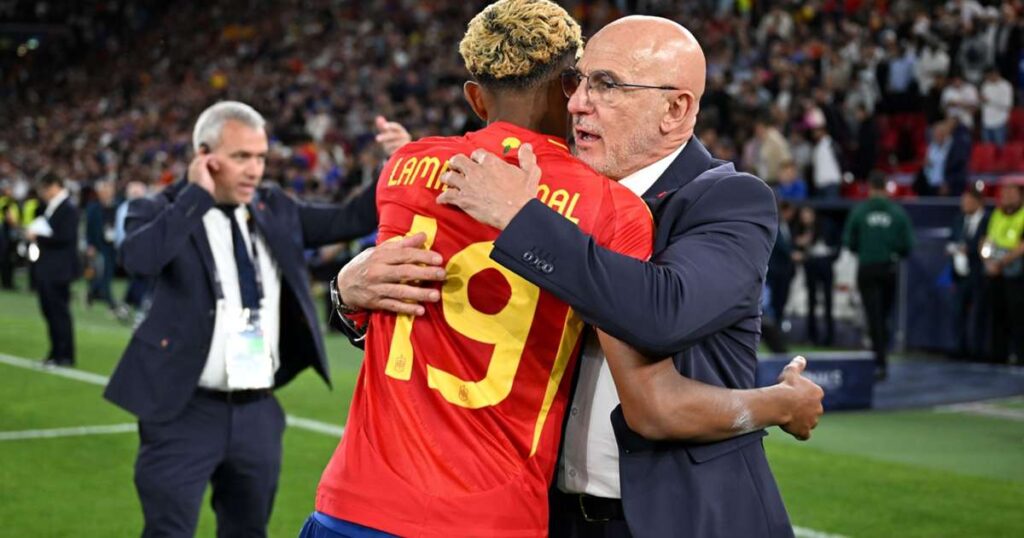 لويس دي لا فوينتي و لامين يامال