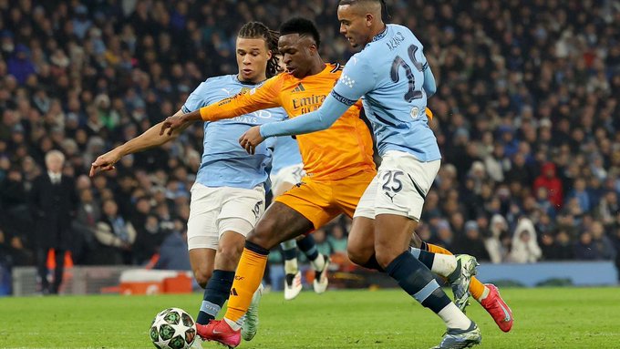 ناثان آكي (سيتي)