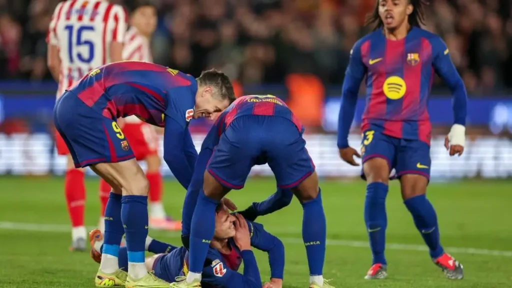 أولمو، في لحظة معاناته من إصابة في الكتف