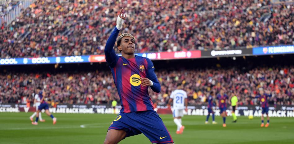 لامين يامال في الكامب نو