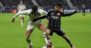 ناثانيال براون، الظهير الأيسر لنادي آينتراخت فرانكفورت، يتألق هذا الموسم