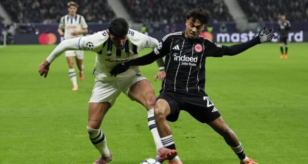 ناثانيال براون، الظهير الأيسر لنادي آينتراخت فرانكفورت، يتألق هذا الموسم