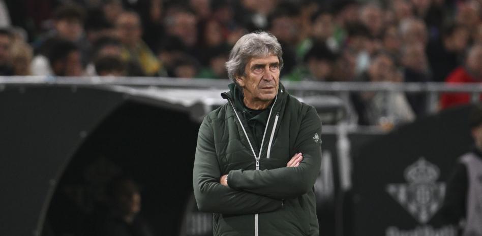 بيليغريني في مباراة الدوري الإسباني بين ريال بيتيس وبرشلونة (3-5)