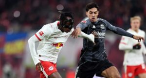 يان ديوماندي، من لايبزيغ، دمر منافس برشلونة