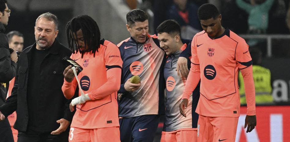 هنأ ليفاندوفسكي روني بعد مباراته الرائعة ضد بيتيس