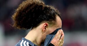 كان آرثر ثياتي مدافع آينتراخت فرانكفورت على وشك البكاء بعد الهزيمة 6-0 في لايبزيج.