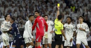 أظهر كوينتيرو غونزاليس البطاقة الصفراء لرودريغو في نهاية المباراة ضد سيلتا فيغو.