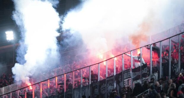 بنغلس في منطقة مشجعي آينتراخت