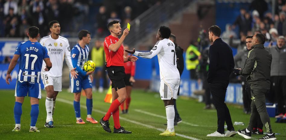 غارسيا فيردورا حذر فينيسيوس خلال مباراة ألافيس وريال مدريد.