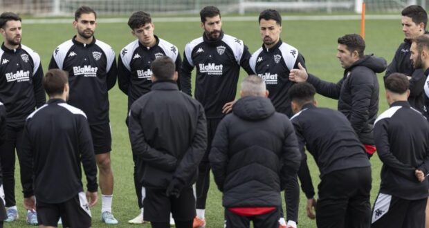 جلسة تدريبية لنادي غوادالاخارا استعداداً لمباراتهم في دور الـ32 من كأس ملك إسبانيا ضد نادي برشلونة