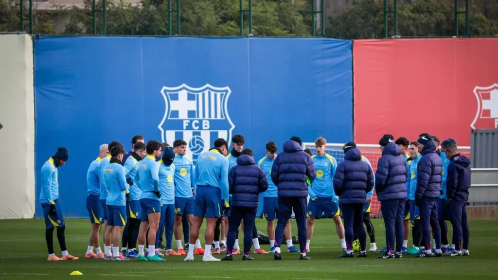 لاعبي برشلونة في المدينة الرياضية جوان غامبر